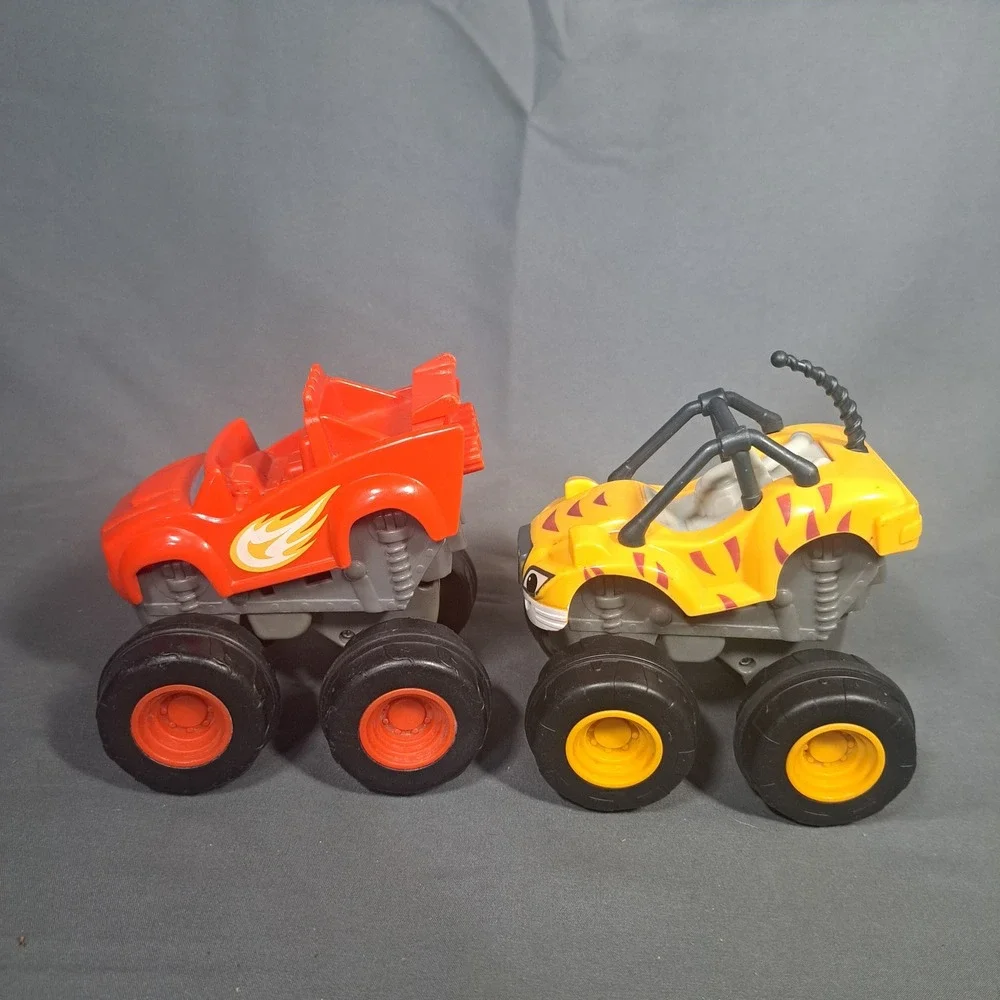 Mattel Blaze and the Monster Machines Slam & Go Blaze and Stripes Trucks Kids
